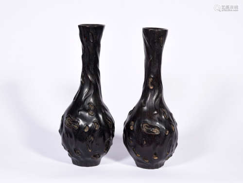 A  PAIR  OF  ROSE WOOD  BIONIC TREE TUMOR  FLASK IN  QING  DYNASTY