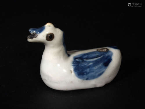 A  BLUE  AND  WHITE  DUCK  DROP  IN  MING  DYNASTY