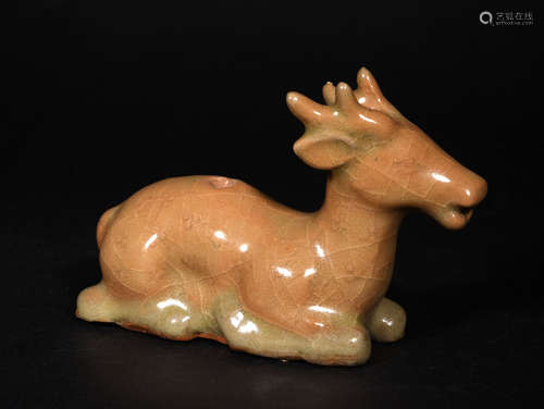 A   QING  DYNASTY YELLOW   GLAZE  DEER