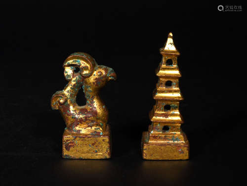 A  TWO  GOLD  SEALS  IN  QING  DYNASTY