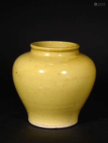 A   QING  DYNASTY  YELLOW  GLAZE  POT