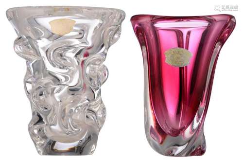 Two Val Saint Lambert crystal vases, one in red overlay crystal, the 1950s, signed, H 19 - 20 cm