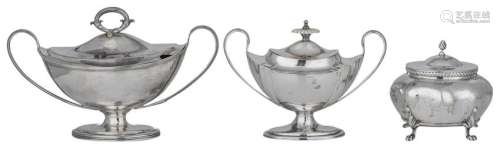 A lot of three silver items consisting of: a Regency style sauce boat with cover, London 1911 hallmark; a Regency model sugar bowl, London 1904 hallmark; an extra sugar bowl, Birmingham 1899 hallmark, H 11,5 - 14,5 cm - total weight about 915 g