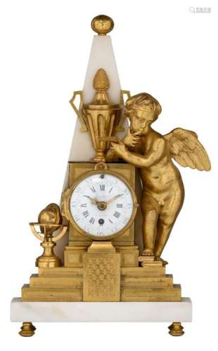 A French obelisk-shaped mantle clock, with an allegory on geography on top, ormolu bronze and Carrara marble, the dial marked 'Saché, à Paris', 19thC, H 31,5 cm