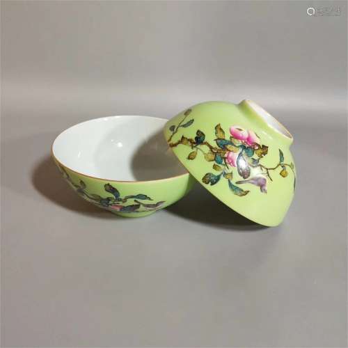A Pair of Chinese Green Ground Famille-Rose Porcelain Bowls