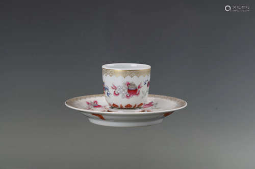 A Chinese Famille-Rose Porcelain Tea Cup with Plate