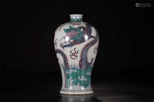 A Chinese Dou-Cai Glazed Porcelain Vase