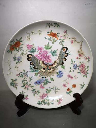 A Chinese Famille-Rose Porcelain Plate