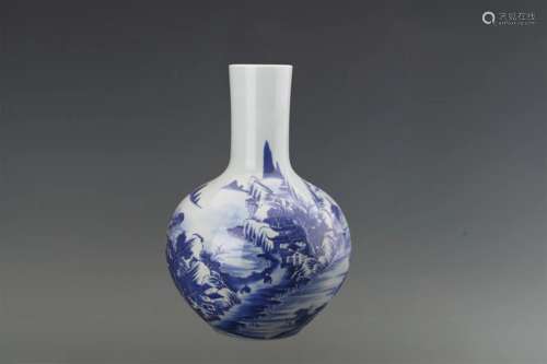 A Chinese Blue and White Porcelain Vase