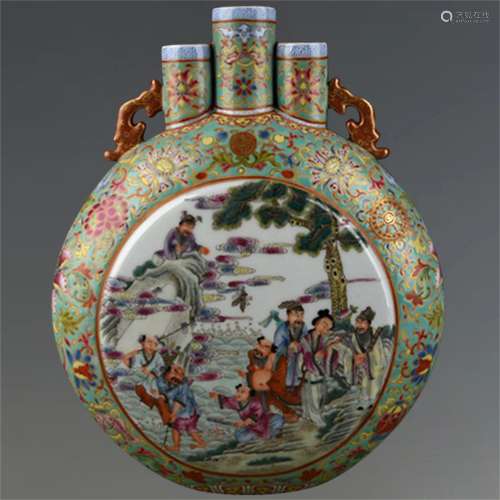 A Chinese Enamel Glazed Porcelain Vase