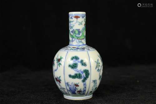 A Chinese Dou-Cai Glazed Porcelain Vase