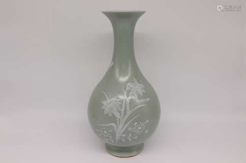 A Chinese Celadon Glazed Porcelain Vase