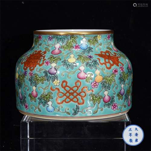 A Chinese Enamel Glazed Porcelain Jar