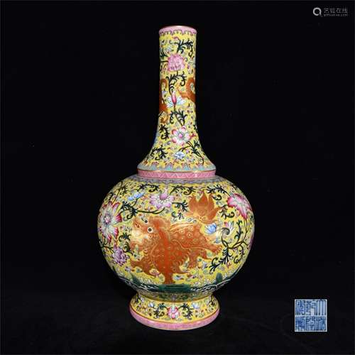 A Chinese Famille-Rose Porcelain Vase