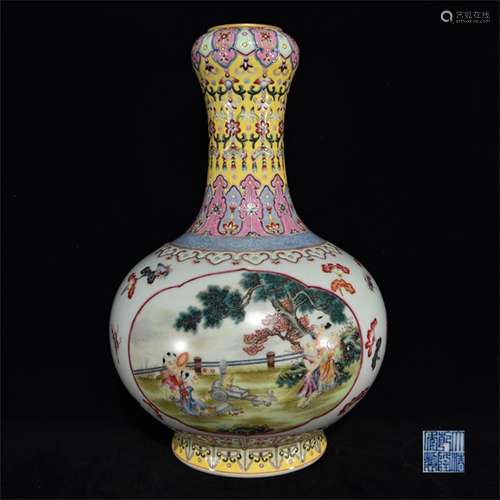 A Chinese Famille-Rose Porcelain Vase