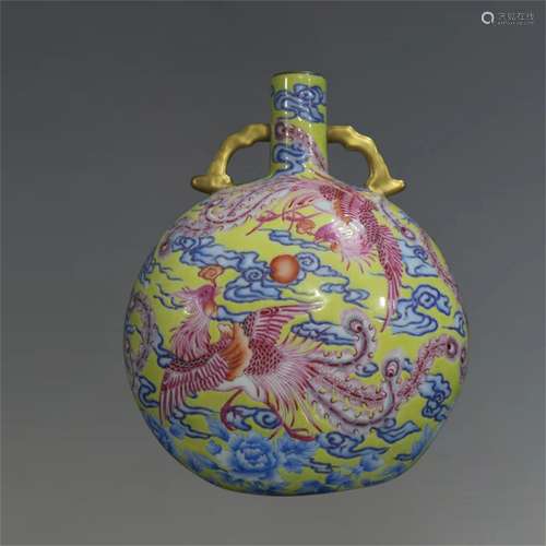 A Chinese Famille-Rose Porcelain Moon Flask