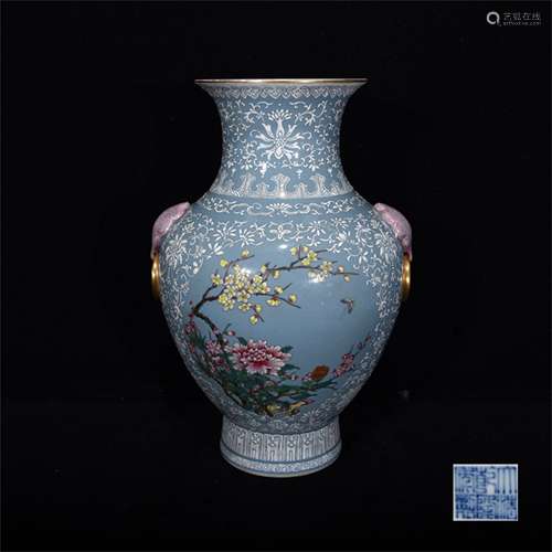 A Chinese Famille-Rose Porcelain Vase