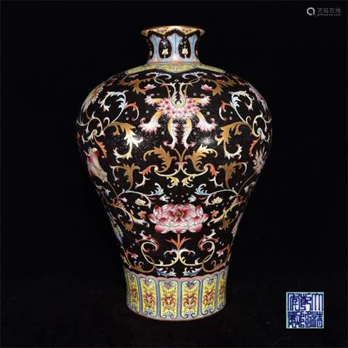 A Chinese Famille-Rose Porcelain Vase