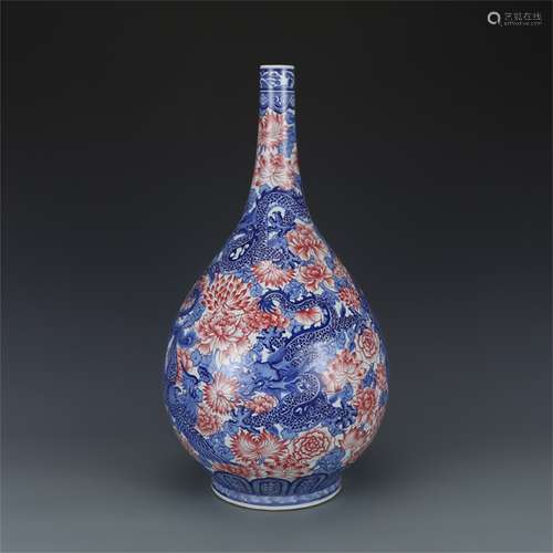 A Chinese Iron-Red Glazed Blue  and White Porcelain Vase