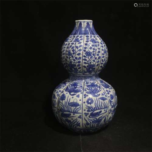 A Chinese Blue and White Porcelain Double Gourd Vase