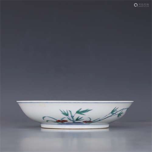 A Chinese Dou-Cai Glazed Porcelain Plate