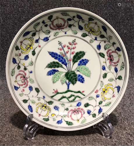 A Chinese Famille-Rose Porcelain Plate