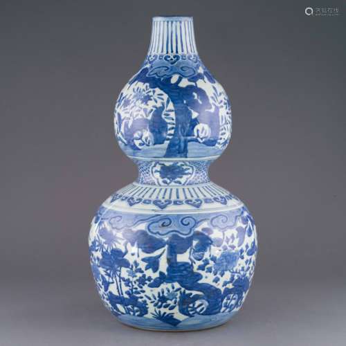 MING BLUE & WHITE WRAPPED FLORAL DOUBLE GOURD VASE