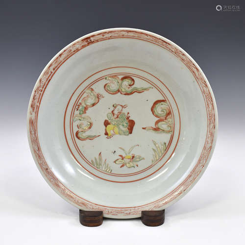 MING WUCAI IMMORTAL FIGURE PORCELAIN PLATE