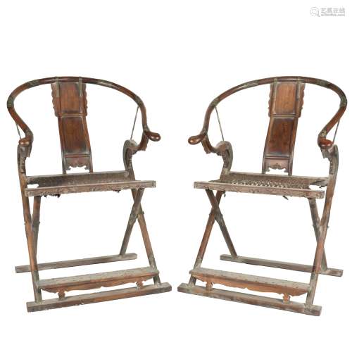 PAIR OF BRASS-MOUNTED HUANGHUALI FOLDING CHAIRS