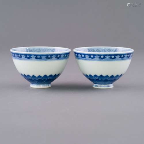 QIANLONG BLUE & WHITE LOTUS PORCELAIN CUPS