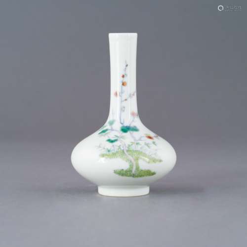 YONGZHENG DOUCAI BILE BOTTLE