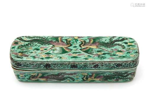 A famille verte lidded pen box Kangxi period, Chin…