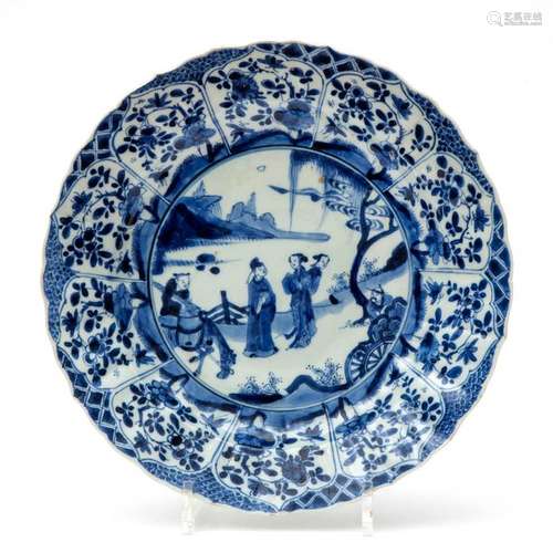 A Chinese porcelain plate, blue and white with tra…