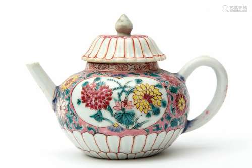 A Chinese porcelain famille rose teapot 18th. Cent…