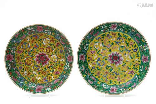 Two lotus flower decor famille rose chargers 18th …