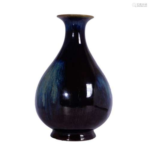 Chine, Vase émaillé bleu YUHUCHUN, marque Quianlon…