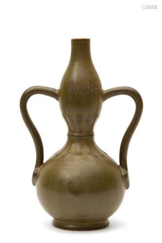 A double gourd handled green teadust vase Ca. Earl…