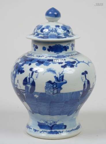 Vase potiche en porcelaine bleue et blanche de Chi…