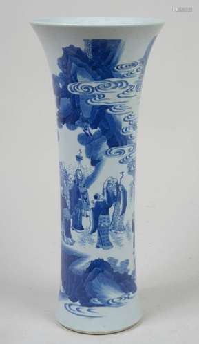 Grand vase cornet en porcelaine bleue et blanche d…