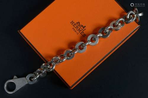 Bracelet vintage de marque Hermès en argent. Prése…