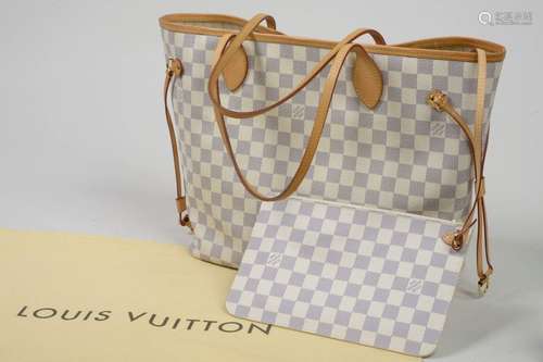 Sac de marque Louis Vuitton. Modèle Neverfull MM N…