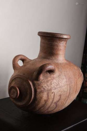 Curieux vase à bouches à deux anses avec décor géo…