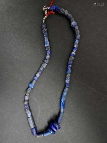 Collier en lapis lazuli d'époque islamique.Lenv 20…
