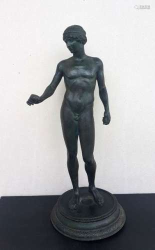 Grand bronze représentant Apollon nu sur un socle …