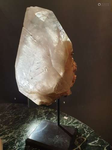 Curieux monocristal de quartz.H:30cm.