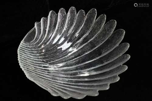 Shell Shape Glass Foot Bowl