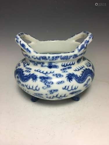 Chinese Blue and White Porcelain Tripod Censer