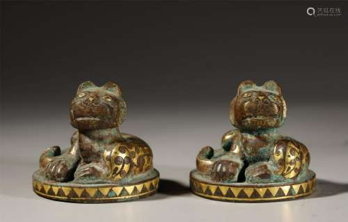 A Pair of Bronze Tigers Inlaid Gold Paperweights