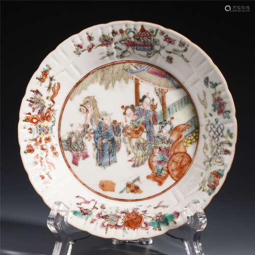 CHINESE PORCELAIN FAMILLE ROSE BEAUTY PLATE
