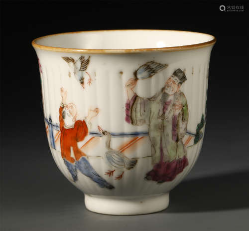CHINESE PORCELAIN FAMILLE ROSE FIGURES CUP